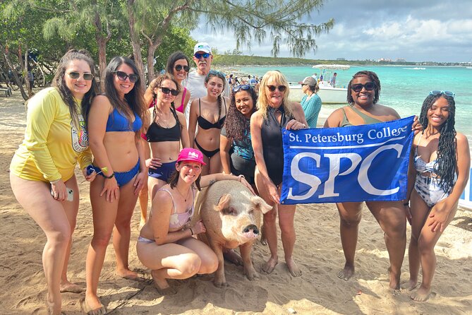 4-Island Tour Swimming Pigs, turtles, snorkeling , rose island, - Why the small boat size matters