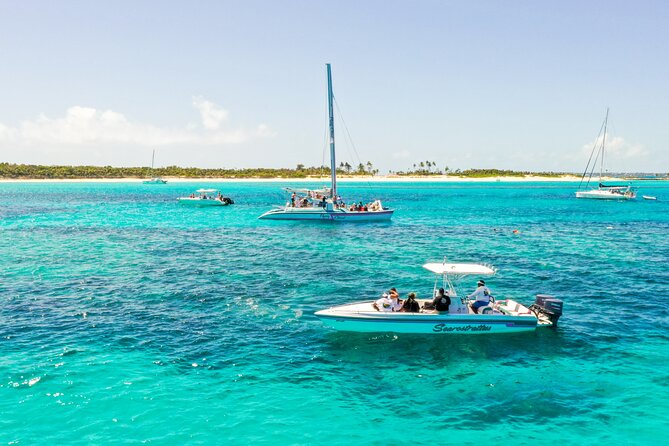 5 Hours Pigs and Turtles with Beach Stop in Bahamas - Lunch, snacks, and drinks on the sand
