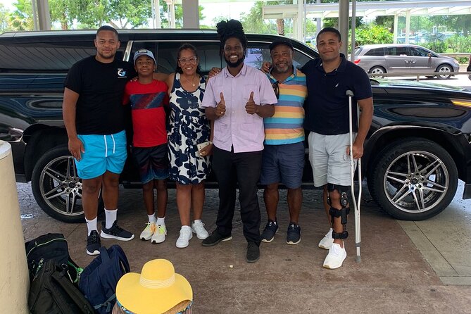 Airport-Atlantis Paradise Island Private Roundtrip Transportation - Communication is the real strength