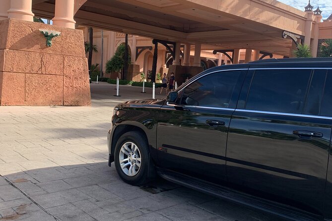 Airport-Atlantis Paradise Island Private Roundtrip Transportation - Arriving at Atlantis Paradise Island
