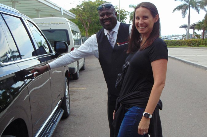 Bahamas Airport Transportation w/Free Grocery Stop-1 Way Private - A short island introduction along the way