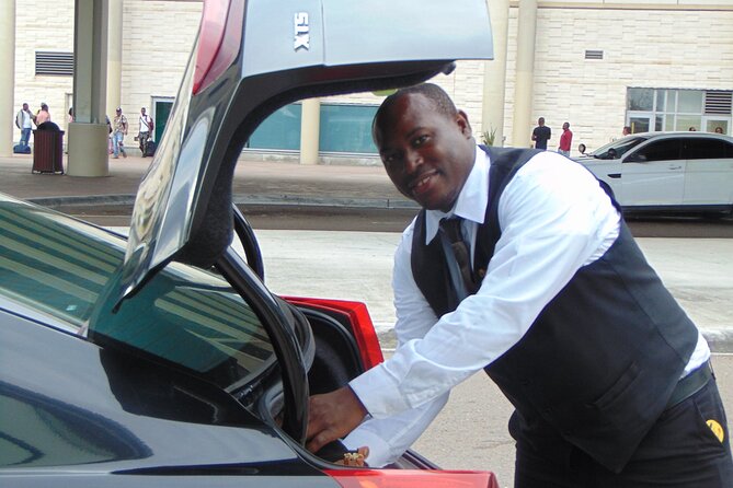 Bahamas Airport Transportation w/Free Grocery Stop-1 Way Private - Price: good value for three, less so for one
