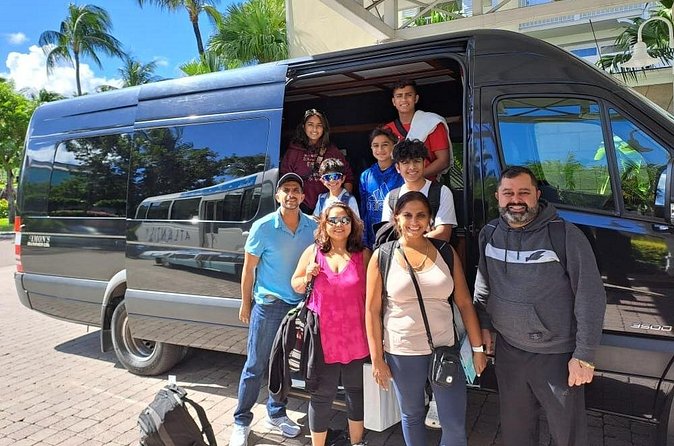 Bahamas Airport Transportation w/free Grocery Stop- Round Trip - Airport departures require a little preparation