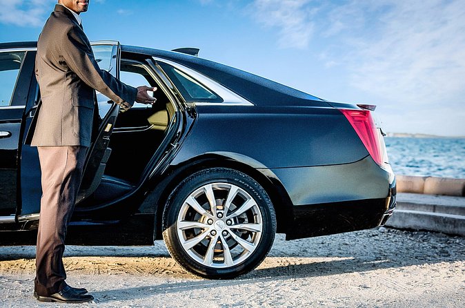 Bahamas Airport Transportation w/free Grocery Stop- Round Trip - Vehicle choices make a difference for families and groups
