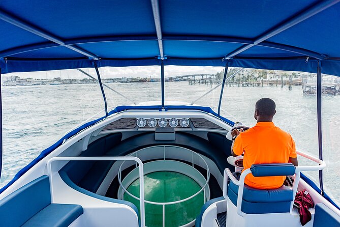 Bahamas on a Semi Submersive Glass Bottom Boat - The crew and the feel of the ride