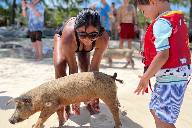 Bahamas Swimming Pigs Experience on Rose Island - Leaving Nassau by Boat