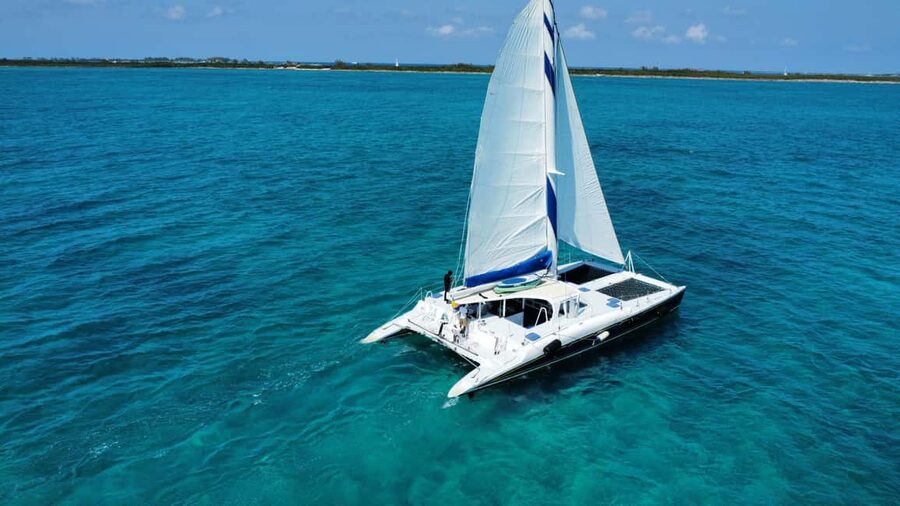 Bahamas: Swimming Pigs & Snorkeling Cruise with Lunch & Rum - Pearl Island, Rose Island, and the slower hour