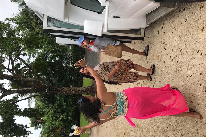 Bahamian Beverages & Bites Tour - Sky juice at Arawak Cay