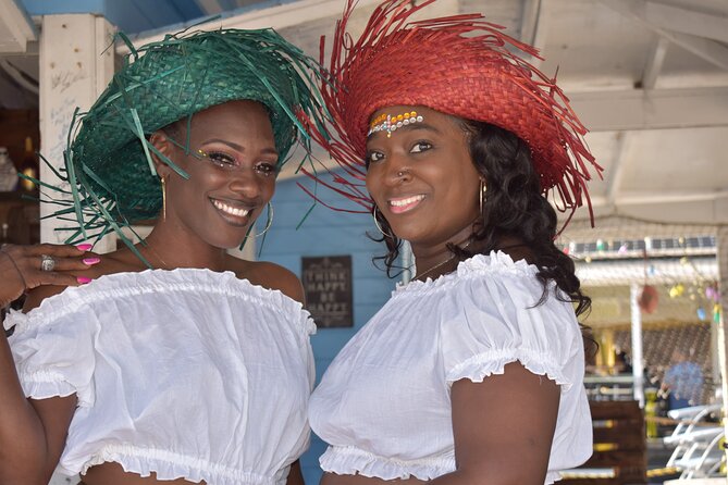 CHIPPIES BAHAMAS Island Tours : Feel The Culture - Arawak Cay and the taste of Fish Fry
