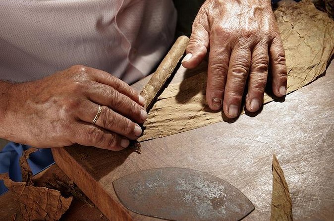 Cigar Rolling Lesson in Nassau - Is $250 per person a fair price?