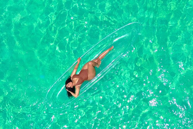 Clear kayak photoshoot Nassau Bahamas. - How the clear kayak photoshoot works