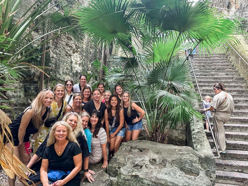 Customizable half day group tour (price per vehicle) - Queen’s Staircase and Fort Fincastle for Nassau history