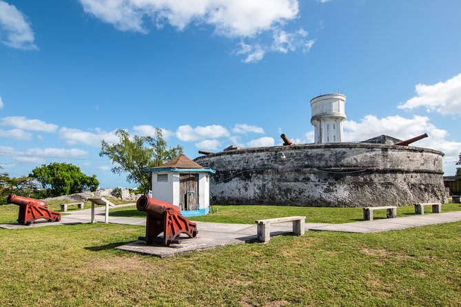 Discover Nassau Sightseeing Tour plus Atlantis Resort Visit - Crossing Nassau Harbor to Paradise Island