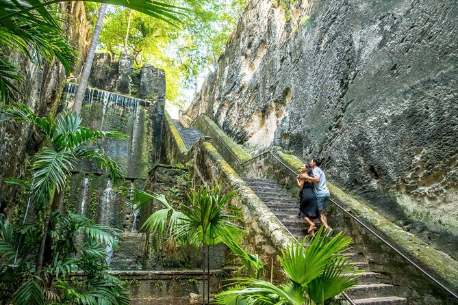 Discover Nassau Sightseeing Tour plus Atlantis Resort Visit - Government House and Gregory’s Arch from the coach