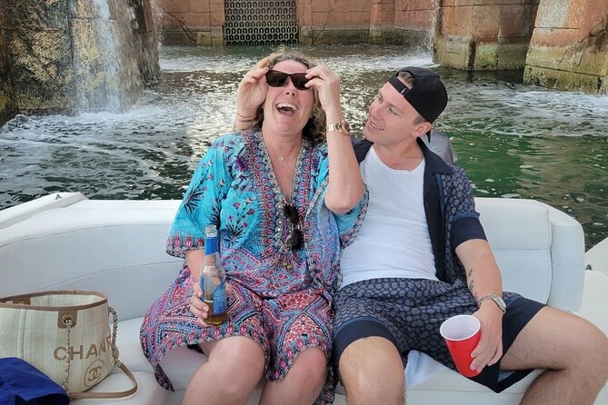 Exotic half day private charters to Rose Island, Pigs and Turtles - The swimming pigs cost extra