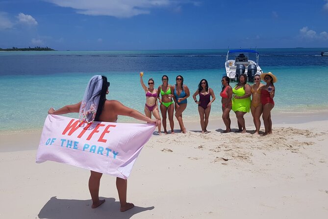 Honor Roll Private Bahamas Boat Charter - Sandy Cay, the Gilligan’s Island stop
