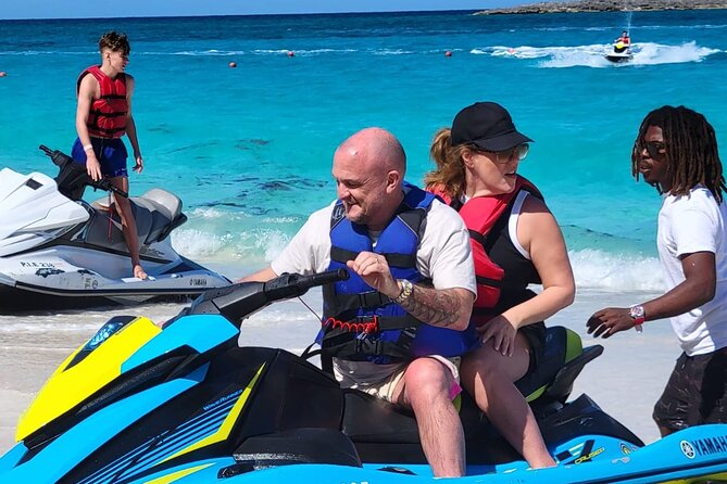 Jetski Rentals Nassau Bahamas. Transportation included (free) - The ride toward Junkanoo Beach