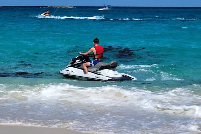Jetski Rentals Nassau Bahamas. Transportation included (free) - The personal service is part of the value
