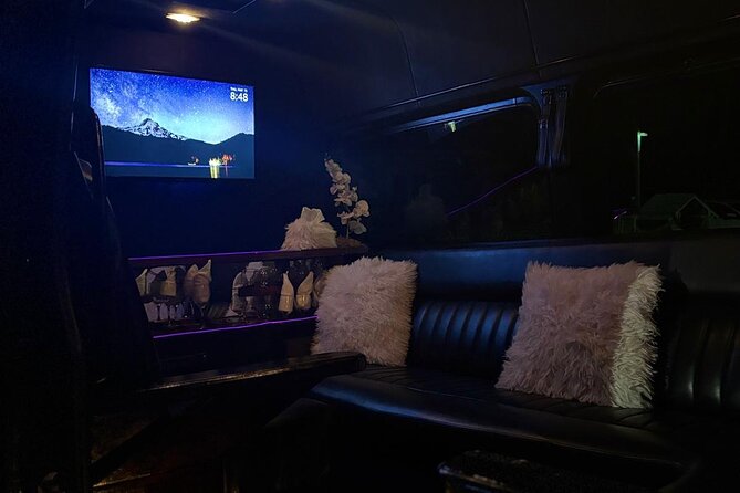 Luxury Airport Transfer in Nassau – VIP Mercedes Sprinter Service - Key points at a glance