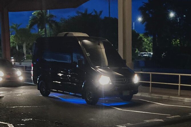 Luxury Airport Transfer in Nassau – VIP Mercedes Sprinter Service - Small details that can make the pickup easier