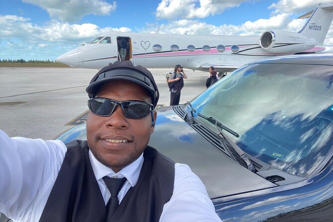 Luxury SUV Transfer from Airport, cruise port, Celebration Key - A 15-minute ride that can set the tone