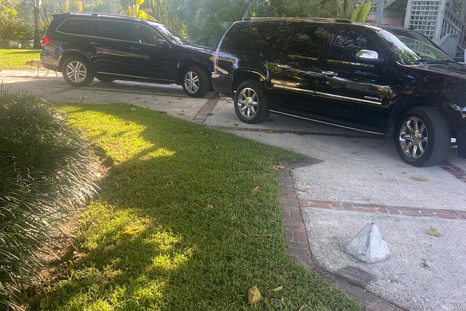 Luxury SUV Transfer from Airport, cruise port, Celebration Key - Limousine, SUV, or something in between