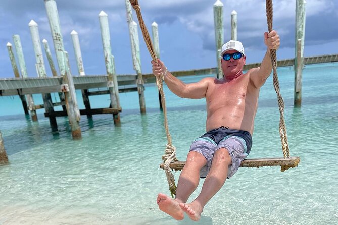 Nassau: 3 islands Pigs,Turtles,Snorkel & Beach Club with lunch - Green Turtle Cay and the search for turtles