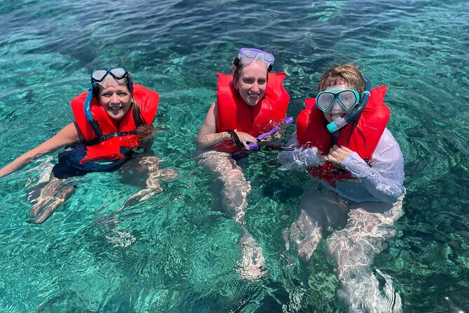 Nassau: 3 islands Pigs,Turtles,Snorkel & Beach Club with lunch - Lunch, drinks, and what all-inclusive means here