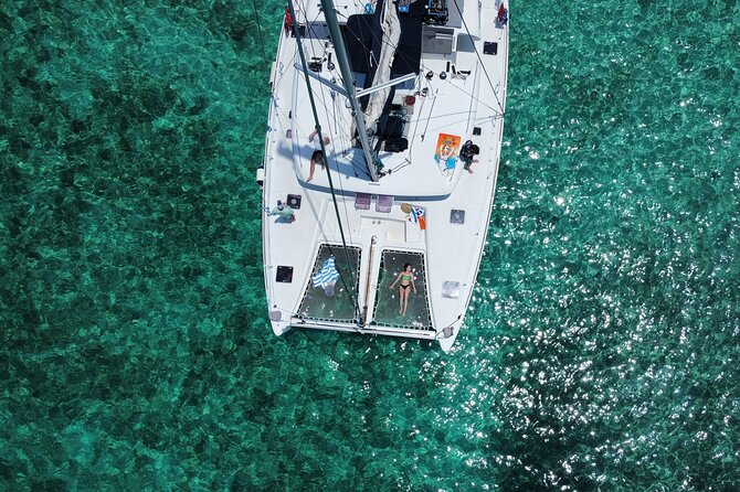 Nassau 3-stops: Snorkeling, Swimming Pigs, Turtles & Lunch - Lunch, drinks, and the onboard rhythm