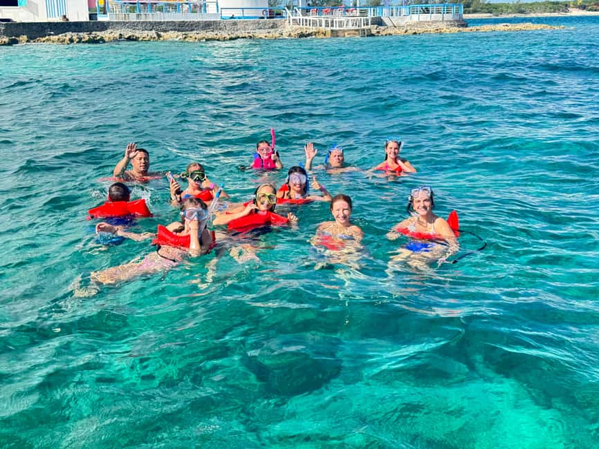 Nassau: 4-Island Tour Swimming Pigs, turtles, snorkeling - Athol Island and the famous swimming pigs