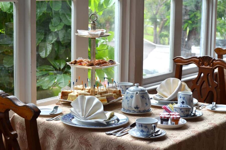Nassau: Afternoon Tea at Graycliff Hotel and Restaurant - Choosing Between Black, Green, Herbal Tea, Coffee, and Hot Chocolate