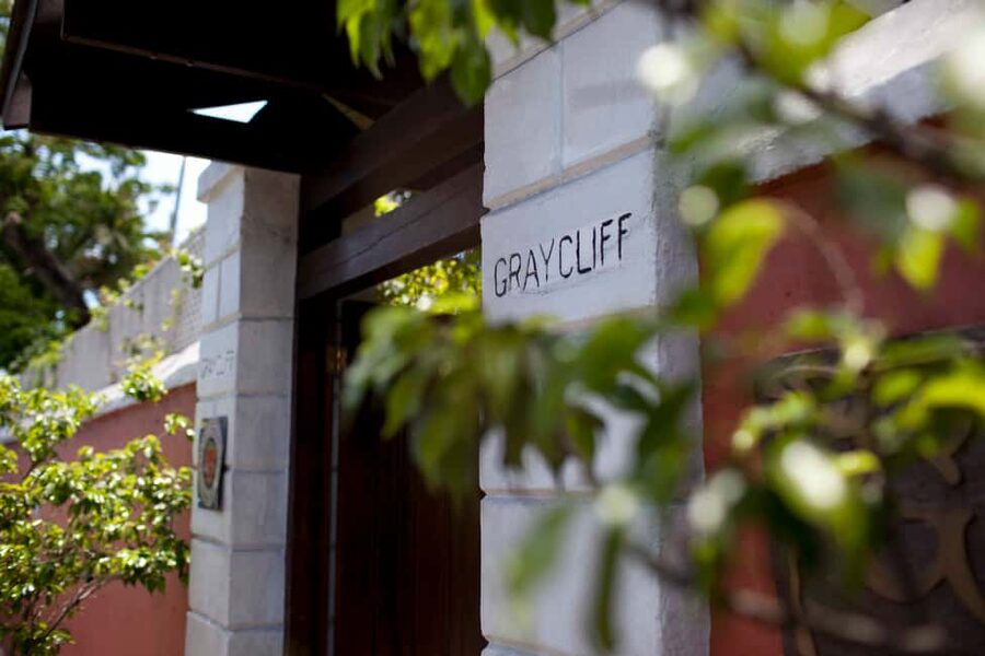 Nassau: Afternoon Tea at Graycliff Hotel and Restaurant - Arriving Five Minutes Early at Graycliff
