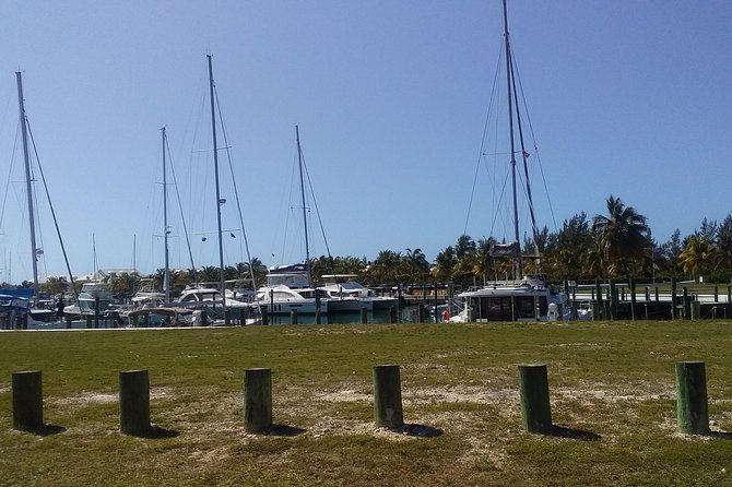 Nassau Airport to Palm Cay - group transportation in comfort - The 40-minute ride across New Providence