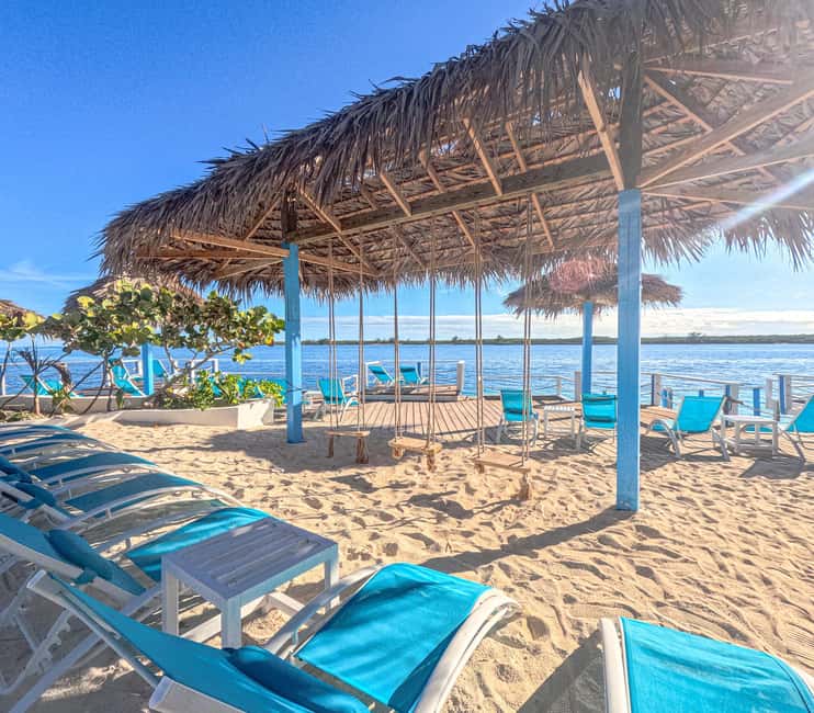 Nassau: Beach Day at SunCay incl. Lunch - Boat Tour - A quick boat ride from Nassau to SunCay