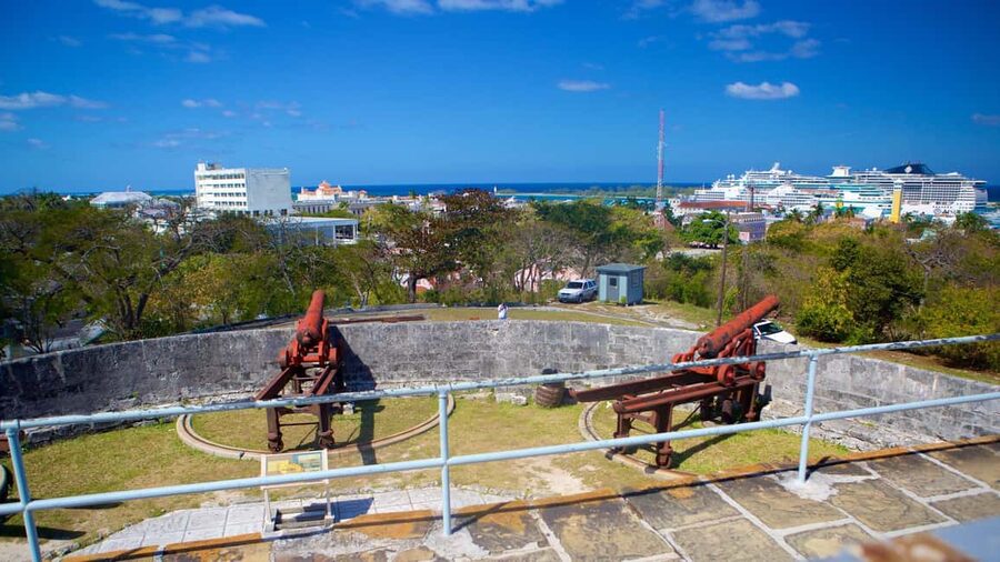 Nassau City Tour: Discover the Charms of Old Charles Town - Key points at a glance