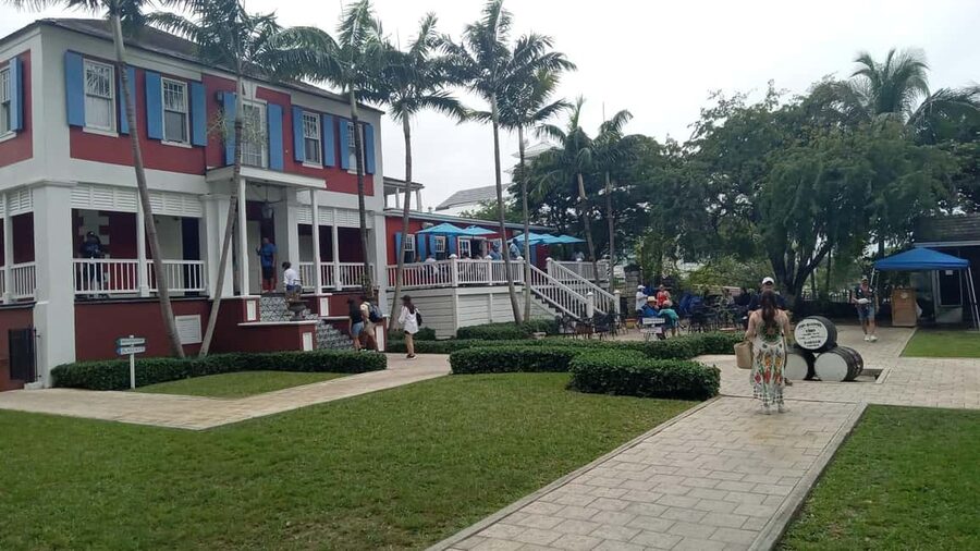 Nassau City Tour: Discover the Charms of Old Charles Town - A fast introduction to Nassau’s old city