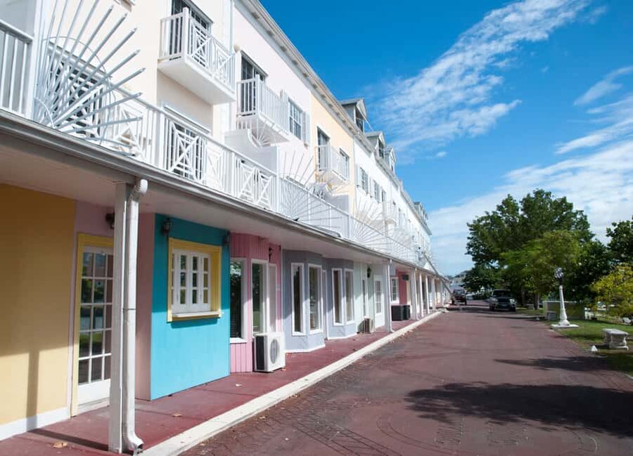 Nassau: E-Scooter Tour with Food Tasting and Local Drinks - Key points before you book