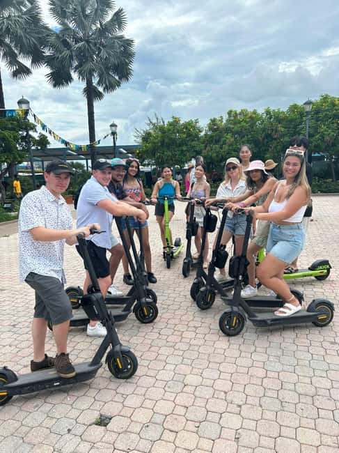 Nassau: E-Scooter Tour with Food Tasting and Local Drinks - Why an e-scooter works well in Nassau