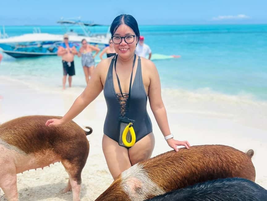 Nassau: Half-Day Swimming Pigs, Reef Snorkel & Beach Club - Athol Island gives you a proper reef stop