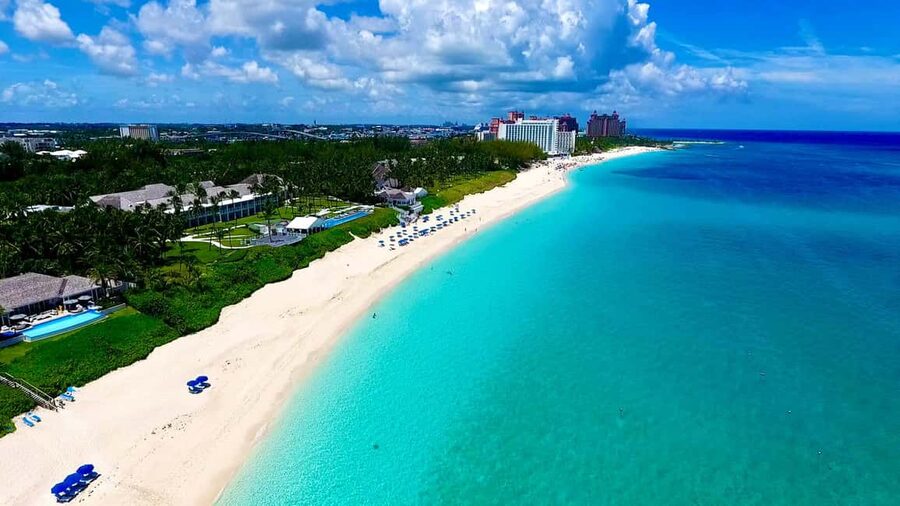 Nassau: Historic City Tour with Drink and Food Tasting - Nassau beyond Bay Street in 150 minutes