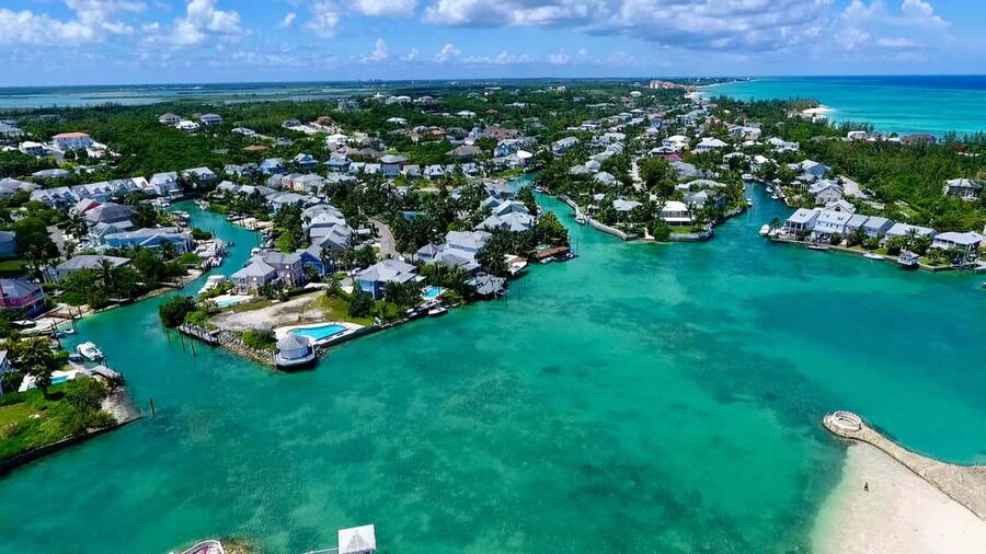Nassau: Historic City Tour with Drink and Food Tasting - The Queen’s Staircase and 16 years of hand-carving