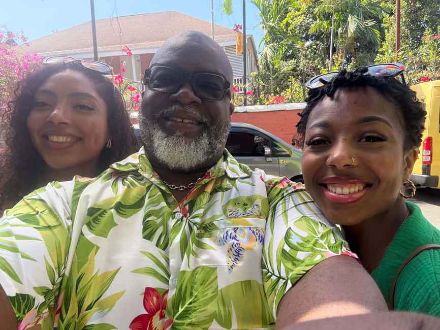 Nassau: Historic City Tour with Drink and Food Tasting - Arawak Cay and the Fish Fry