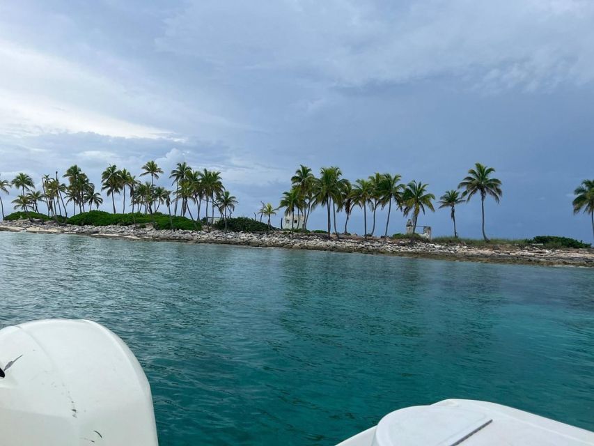 Nassau: Island Hopping Boat Trip with Lunch & Drinks - Montague Beach and the missing conch presentation