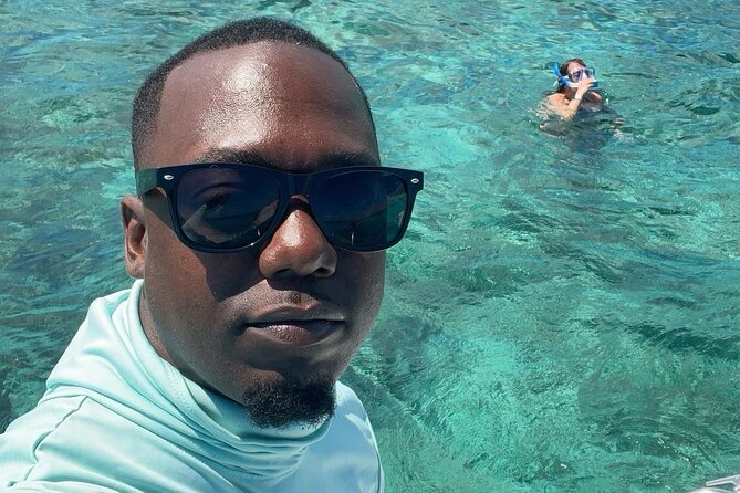 Nassau Optional Cay Hopping Tour on Rose and Pearl Island plus - FootPrintz Resort adds food and music