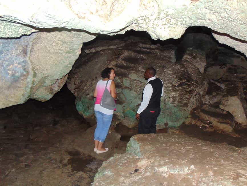 Nassau: Private and Personalized Island Tour - The Queen’s Staircase and Nassau’s city center