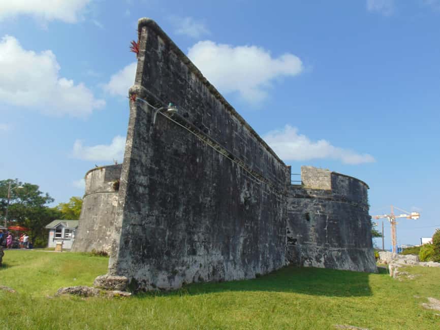 Nassau: Private and Personalized Island Tour - Arawak Cay Fish Fry