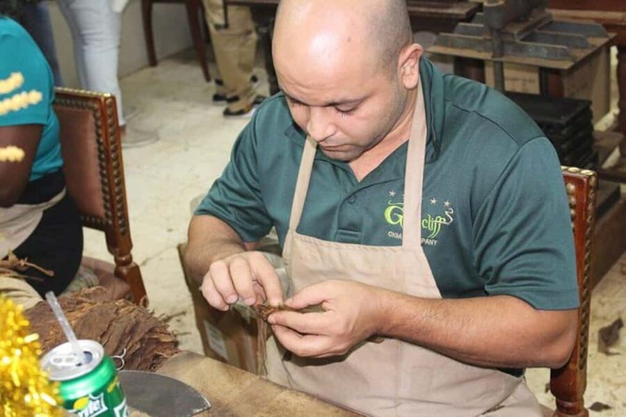 Nassau: Private Rum Reggae and Rhythms Tour - Graycliff Cigar Company and the craft of rolling
