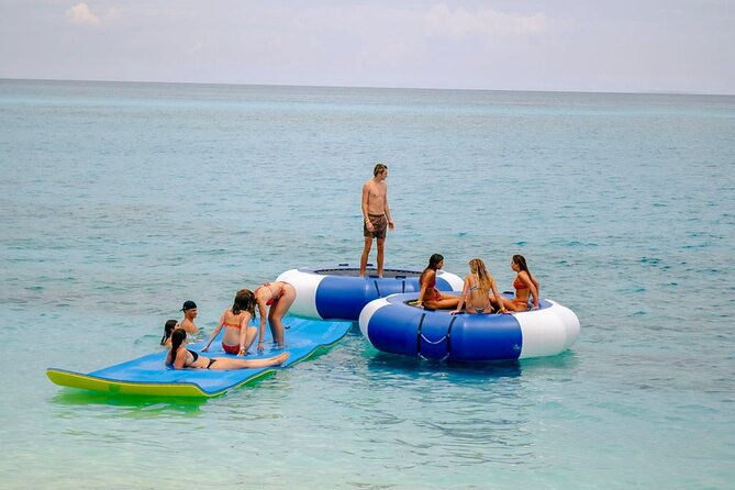 Nassau: Rose Island Perfect Beach Day Group Getaway - Food, cocktails, and the beach bar