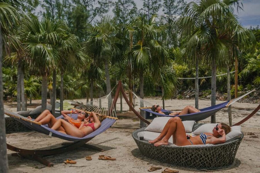 Nassau: Rose Island's Sand Dollar Beach Resort - The boat ride from Nassau to Rose Island