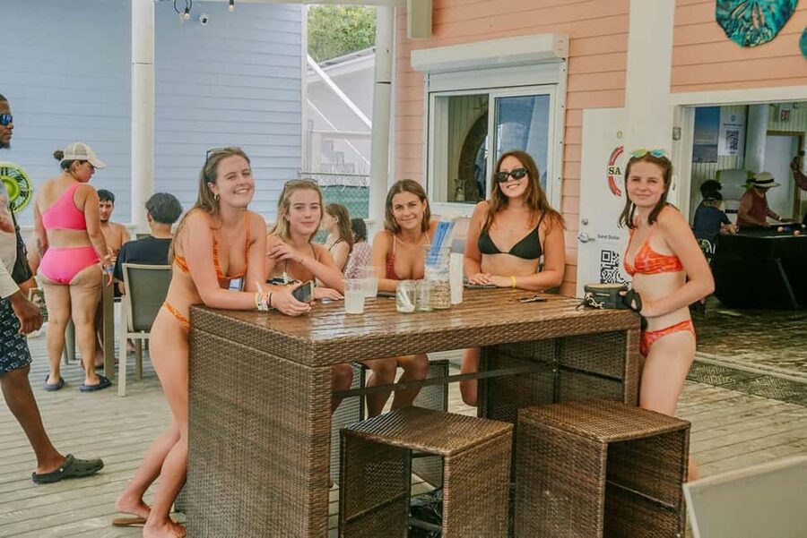 Nassau: Rose Island Swimming Pigs and Beach Day Group Tour - Food, drinks, shade, and what to pack